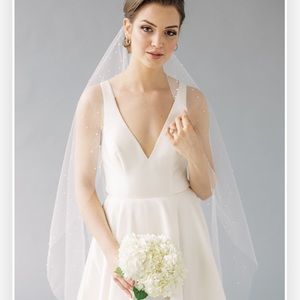 Toni Federici Tiana Ivory Pearl Wedding Veil - MINT Condition